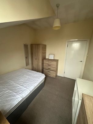 Room in a Shared Flat, Cinnamon Apartments, SW19 - Photo 1