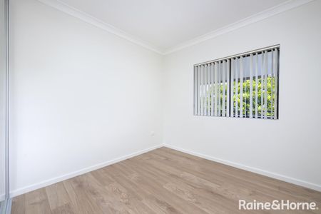 Spacious and contemporary two bedroom apartment - Photo 5