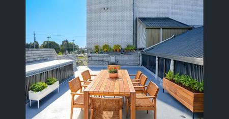 Convenience & Low Maintenance Living - Photo 5