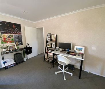 Comfortable family home in botany - Photo 5