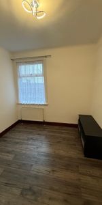 4 Bed Detached House, Fifth Avenue, E12 - Photo 4