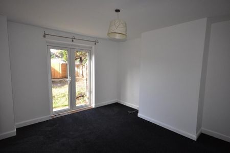 2 bedroom semi-detached house to rent - Photo 5