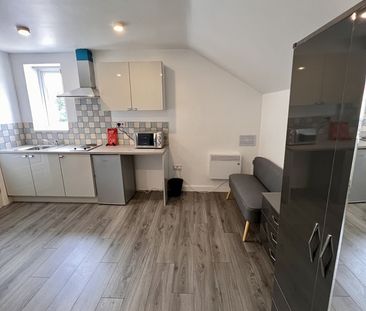 Studio Flat, St Stephens Road, B29 - Photo 2