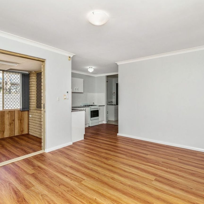 2-Bedroom Duplex in Convenient Location! - Photo 1