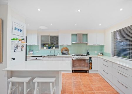 Charming Chirn Park Home – Walk to Everything - Photo 3