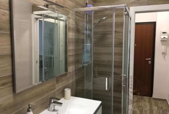 Студия после ремонта возле метро Лоди