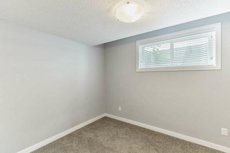 Edmonton Unfurnished townhouse Rental in Parkdale - Spacious and Upscale 4 Bedroom Townhome in Parkade! - Photo 3