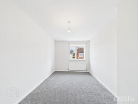 7 Ravenhill Gardens, Belfast, BT6 8GP - Photo 4