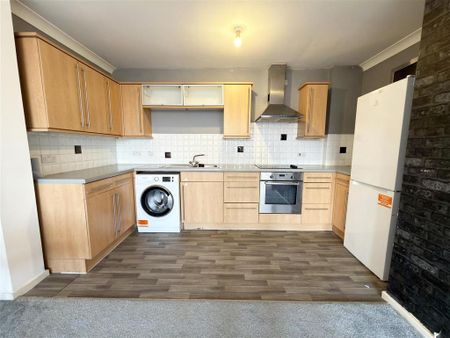 2 bedroom flat to rent - Photo 5