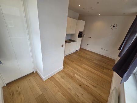 Studio to rent - Photo 3