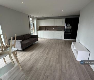 2 bedroom flat to rent - Photo 2