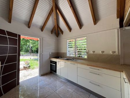Location Maison 3 pièces 107m² STE ROSE 97115 - Photo 2