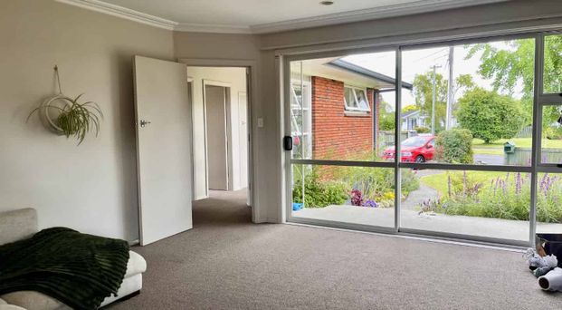 A Standout Queenwood Home You Won’t Want to Miss - Photo 1