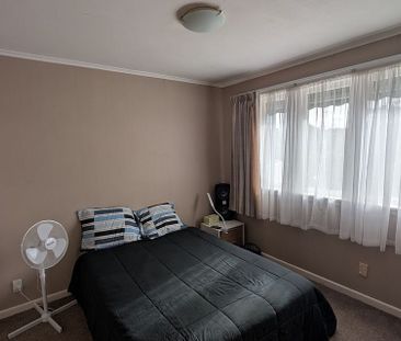 Sun-drenched Home in Eaton Road, Hillsborough. - Photo 6