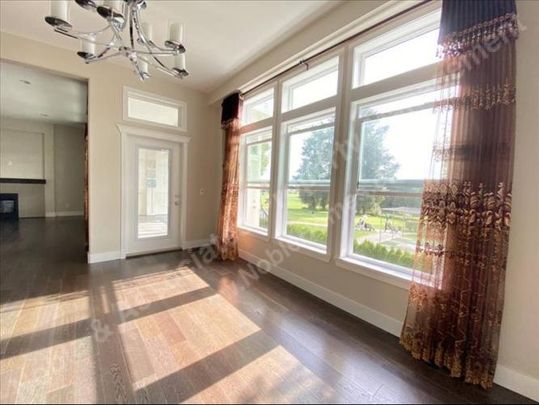 1XXXX 77A Avenue UP Surrey - Photo 1