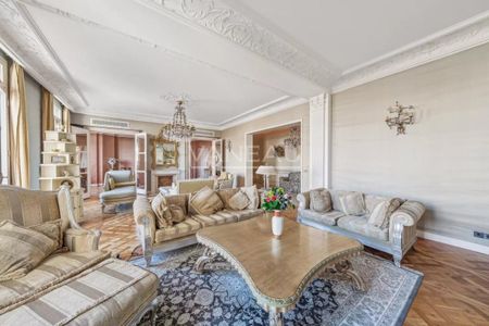 Paris XVIe - Trocadéro - Rue de la Pompe - Photo 3