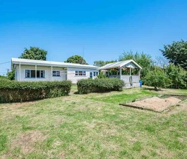 Welcome to 27 Goldsborough Avenue. - Photo 4