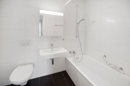 Living and residing in a centrally located urban district - Foto 4