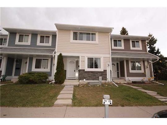 218 Georgian Villas Northeast, Calgary - Photo 1