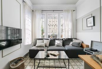 Carrer de Viladomat, Barcelona, Catalonia 08015