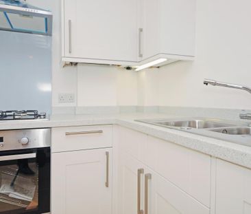 3 bedroom apartment to rent - Photo 4