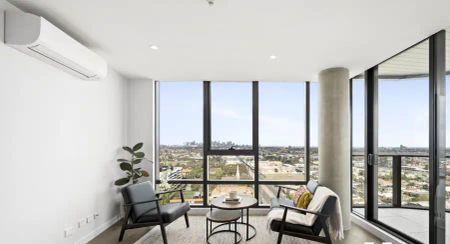 “Partly Furnished with the Best Views of Melbourne!” - Photo 5