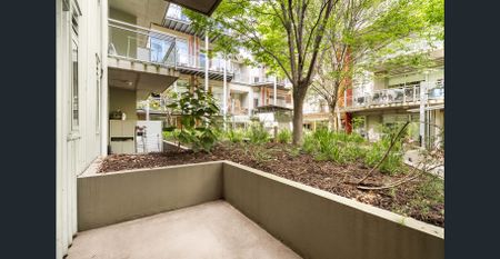 One Bedroom Plus Large Study! - Photo 2