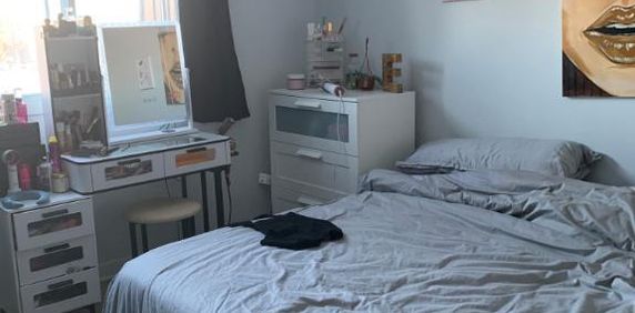 3 ½ LIBRE À PARTIR DU 1ER FÉVRIER - Photo 2