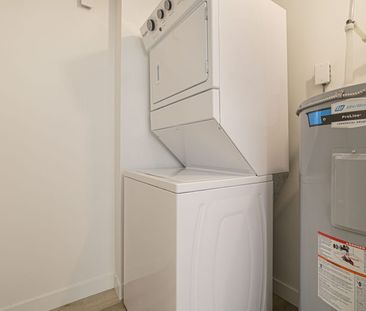Georgia: Black Accents – 196 Colony, Winnipeg, MB - Photo 3