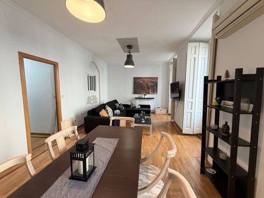 4 room luxury Flat for rent in Madrid, Autonomous Region of Madrid - Photo 1