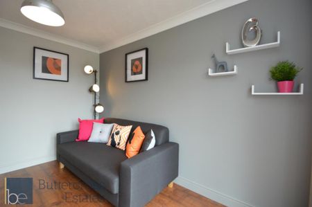 1 bedroom in a house share to rent - Photo 3