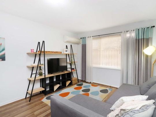 Light-Filled Ground Floor Apartment in Prime Location - Photo 1