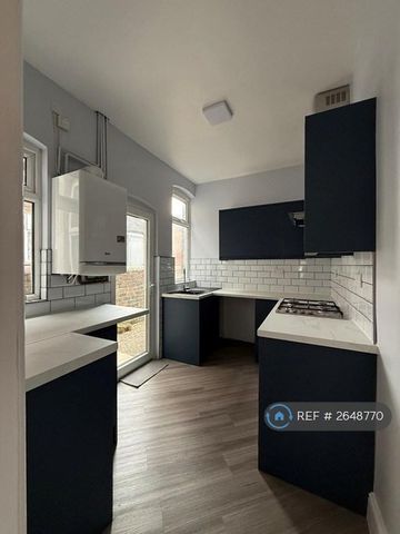 2 bedroom terraced house to rent - Photo 5