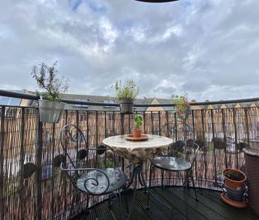 1 bedroom Flat To Let - Photo 2