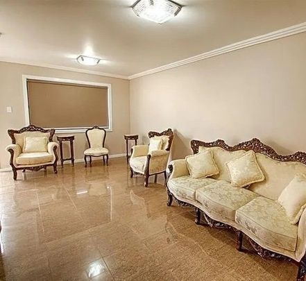 Low Maintenance Living! - Photo 1