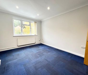 2 bedroom maisonette to rent - Photo 2