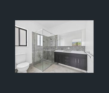 Stunning 4 Bedroom House - Photo 6