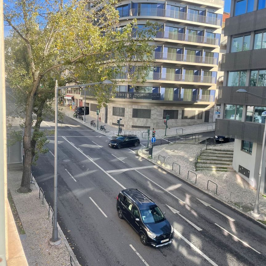 Arrenda-se T1 na Rua do Conde de Redondo, em Lisboa (perto da Av. Liberdade) - Photo 1