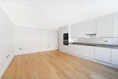Three bedroom townhouse in Belgravia - Photo 3