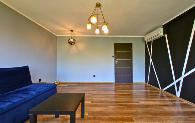 Przestronne z klimatyzacją w niskiej zabudowie - Zdjęcie 1