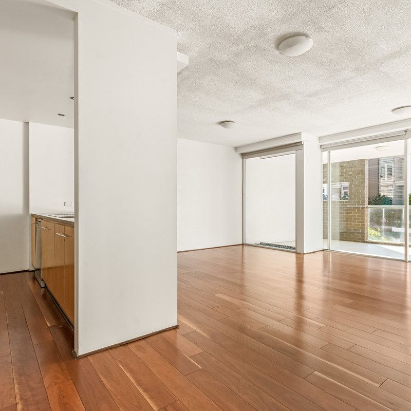Contemporary Two-Bedroom Apartment in Teneriffe - Photo 1