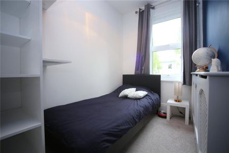 4 bedroom semi-detached house to rent - Photo 5