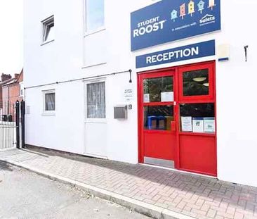 Six Bed Apartment (Shared) - Photo 6