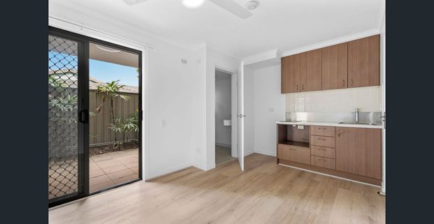 NEWLY RENOVATED STYLISH UNIT IN NUNDAH! - Photo 1