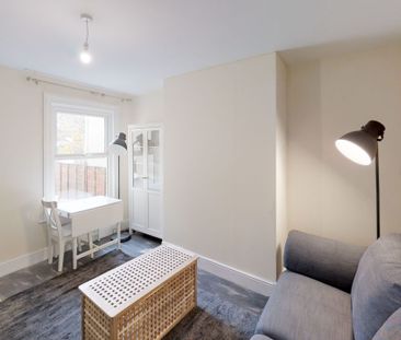 Large Double Room- BEDMINSTER - Photo 1