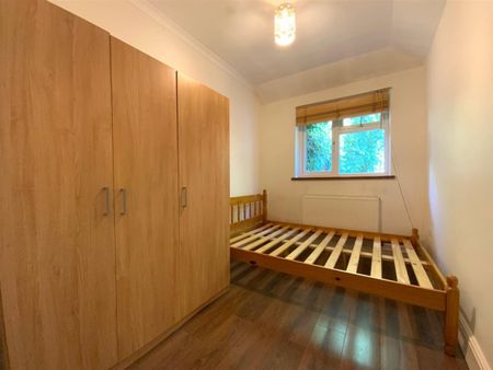 Gunnersbury Avenue, Acton, W3, London - Photo 2