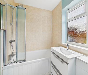 3 bedroom semi-detached house to rent - Photo 5