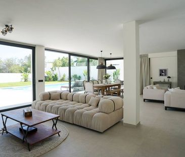 6 bedroom luxury Villa for rent in Benahavís, Spain - Photo 2