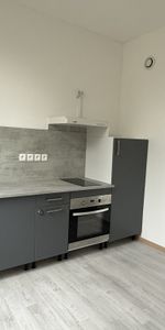 Location Appartement 4 pièces 46m² AVESNES SUR HELPE 59440 - Photo 3