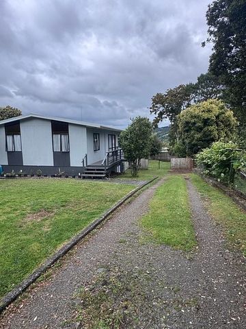 Fully fenced tidy sunny 3 bedroom home - Photo 4